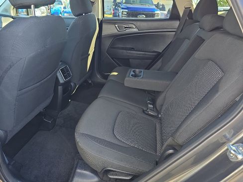 Used 2024 Kia Sportage LX image 17