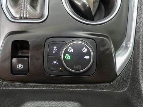 Used 2020 Chevrolet Traverse RS AWD/4WD image 22