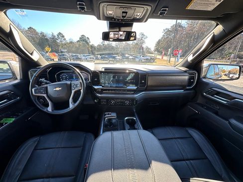 Used 2023 Chevrolet Silverado 1500 High Country image 17