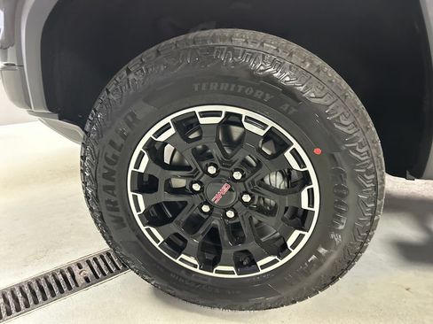 New 2026 GMC Canyon AT4 w/ Technology Plus Package AWD/4WD image 9