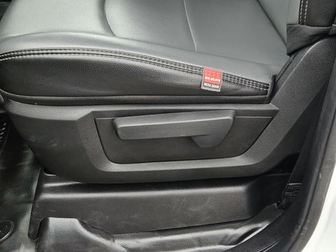 Used 2024 RAM 3500 Tradesman w/ Chrome Appearance Group image 28