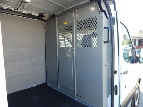 Used 2019 Ford Transit 250 148 Medium Roof image 4