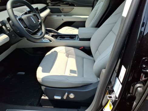 New 2026 Lincoln Nautilus Premier AWD/4WD image 12