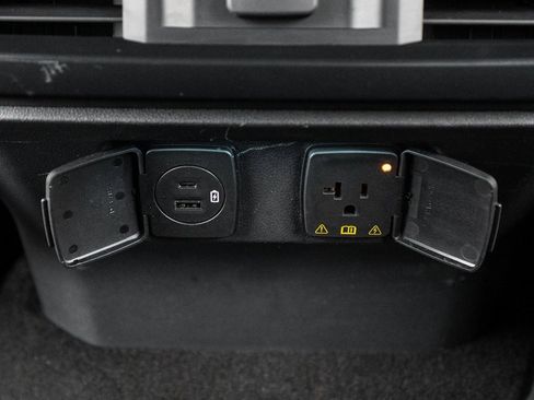 Used 2023 Ford F150 Raptor image 39