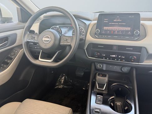 Used 2023 Nissan Rogue SV image 15