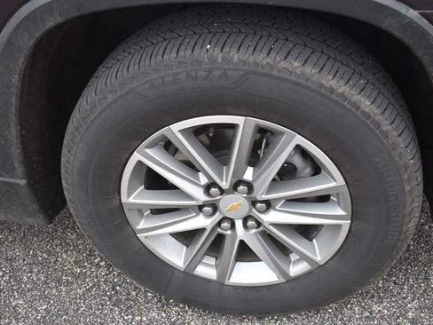 Used 2023 Chevrolet Traverse LT image 11