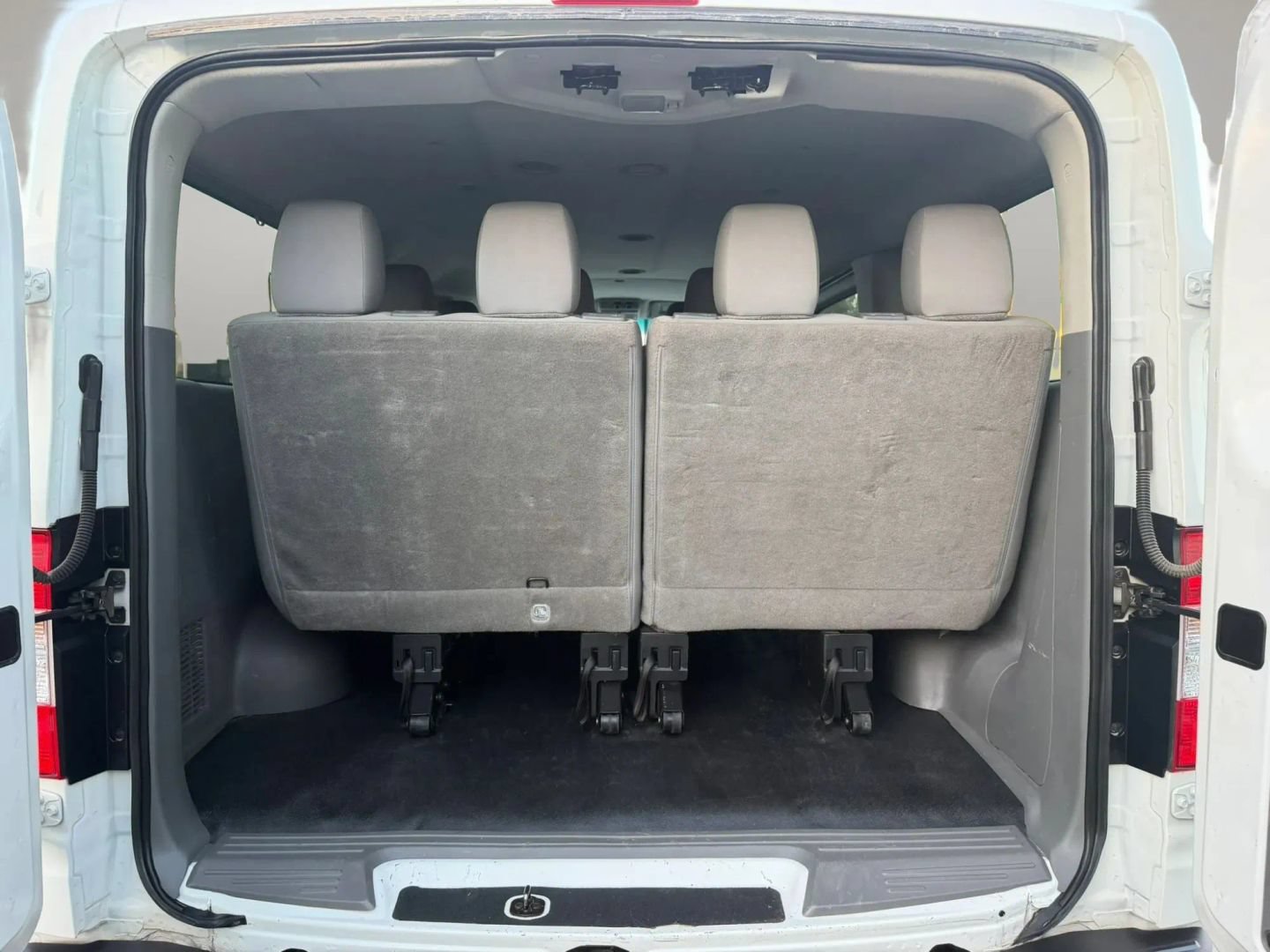 Used 2019 Nissan NV 3500 S RWD image 12