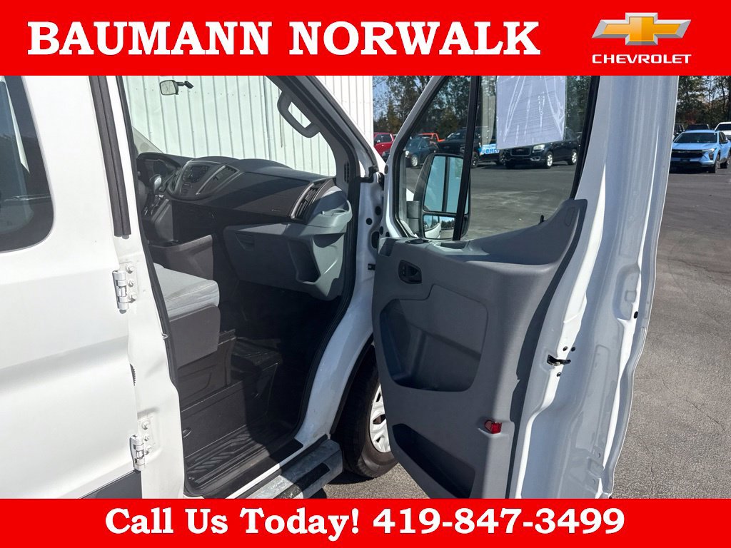 Used 2015 Ford Transit 250 130 Low Roof w/ Exterior Upgrade Package RWD image 27