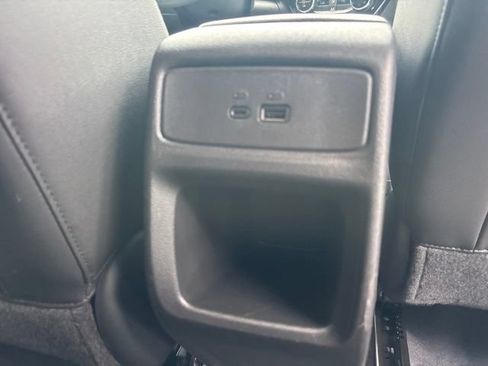 Used 2025 Chevrolet Trax LT FWD image 13