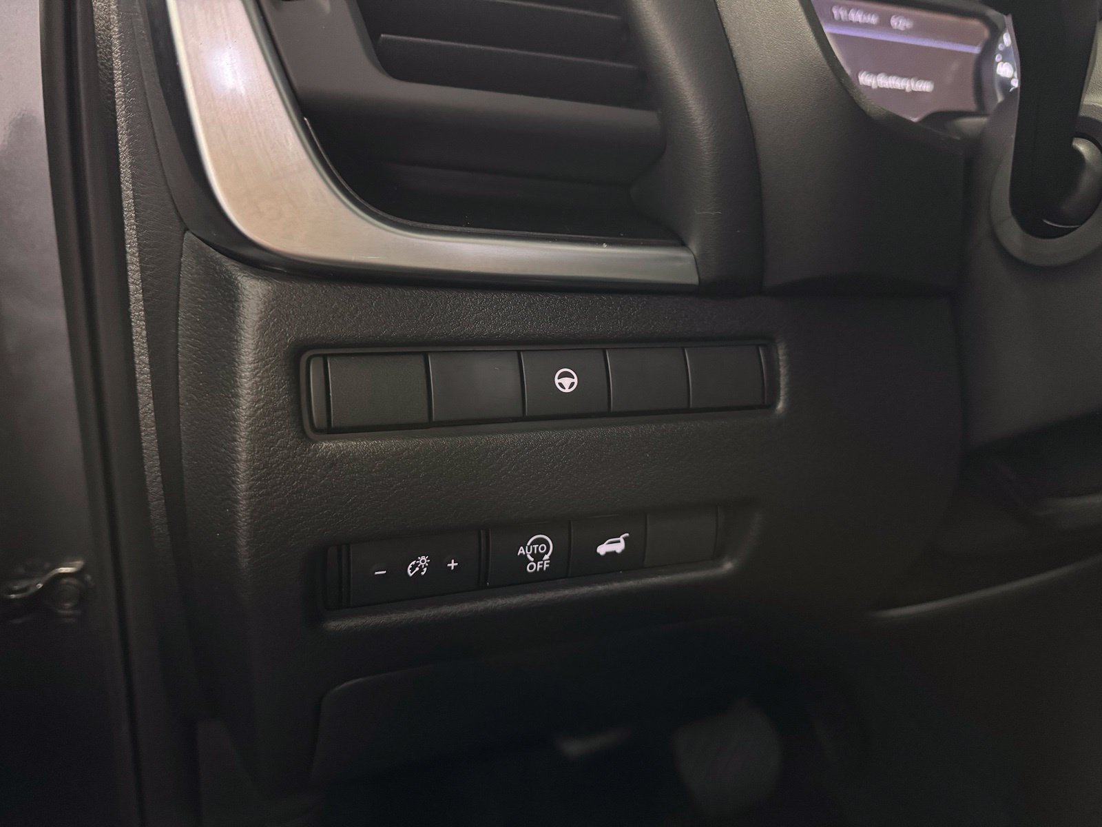 Certified 2025 Nissan Rogue SV w/ SV Premium Package AWD/4WD image 28