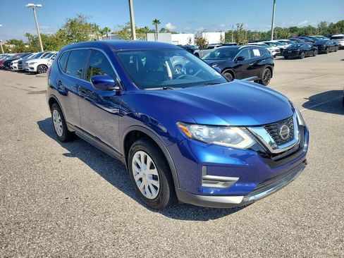 Used 2019 Nissan Rogue S FWD image 2