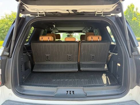 Used 2024 Ford Expedition Platinum AWD/4WD image 22