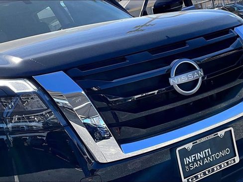 Used 2025 Nissan Pathfinder SL image 39