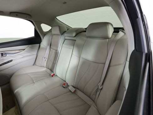 Used 2011 INFINITI M56 x w/ Deluxe Touring Pkg AWD/4WD image 15