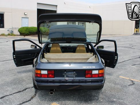 Used 1987 Porsche 944 S image 16