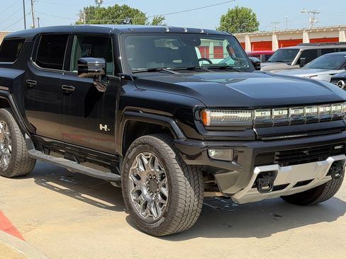 Used 2025 GMC Hummer EV 3X AWD/4WD image 3