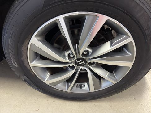 Used 2019 Hyundai Santa Fe Limited AWD/4WD image 33