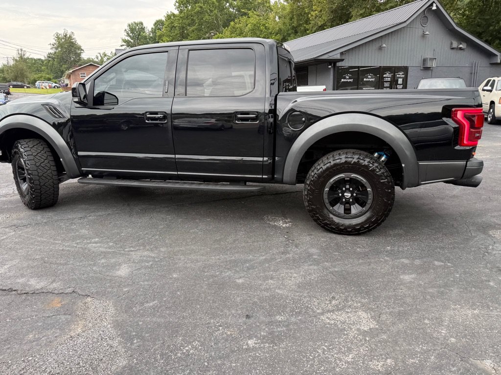 Used 2017 Ford F150 Raptor w/ Equipment Group 802A Luxury AWD/4WD image 10