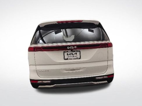 Certified 2024 Kia Carnival SX Prestige FWD image 5