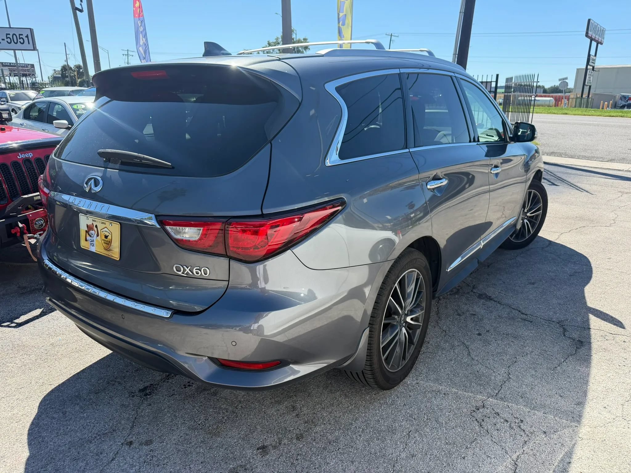 Used 2016 INFINITI QX60 Luxe w/ Deluxe Technology Package AWD/4WD image 4