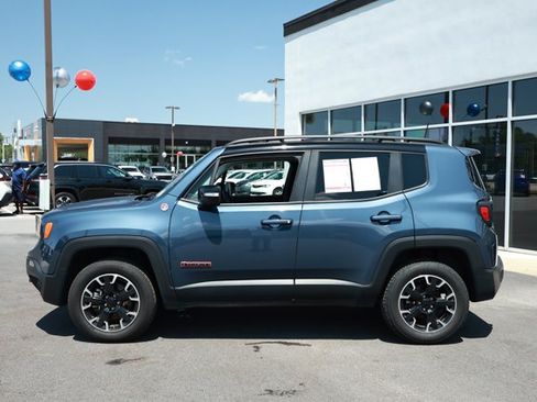 Certified 2023 Jeep Renegade Trailhawk AWD/4WD image 9