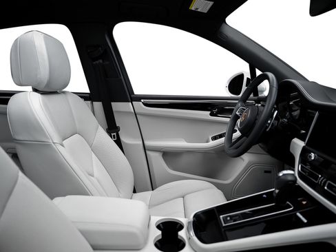 Used 2025 Porsche Macan AWD/4WD image 60
