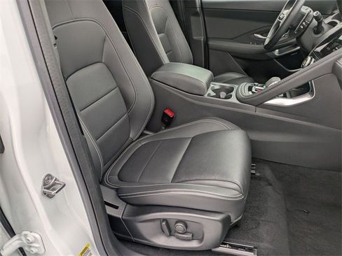 Certified 2024 Jaguar E-PACE R-Dynamic SE image 18