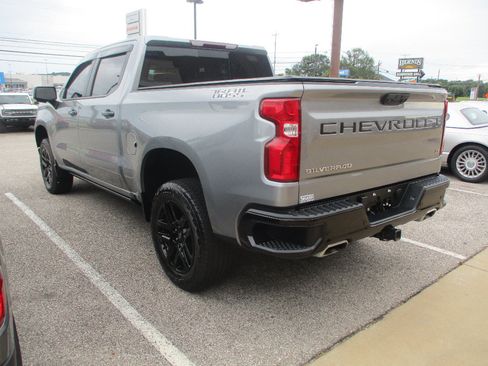 Used 2024 Chevrolet Silverado 1500 LT Trail Boss w/ LT Trail Boss Premium Package AWD/4WD image 18