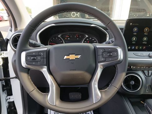 New 2026 Chevrolet Blazer LT w/ Sound & Technology Package AWD/4WD image 17