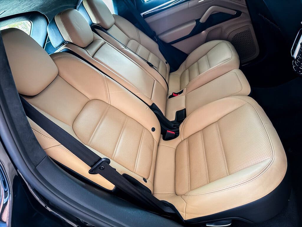 Used 2014 Porsche Cayenne AWD/4WD image 26