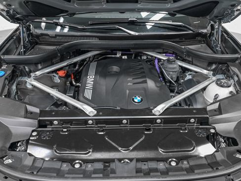 Used 2023 BMW X7 xDrive40i w/ M Sport Package image 11