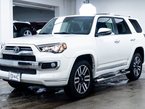 Used 2020 Toyota 4Runner Limited image 3