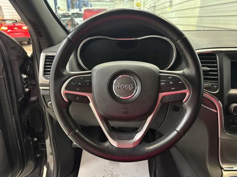 Used 2018 Jeep Grand Cherokee Limited AWD/4WD image 11