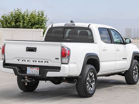 Used 2021 Toyota Tacoma TRD Off-Road w/ Technology Package AWD/4WD image 5