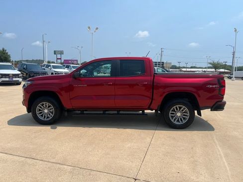 Certified 2024 Chevrolet Colorado LT w/ LT Convenience Package III AWD/4WD image 2