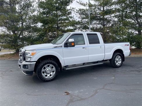 Used 2015 Ford F250 Lariat w/ Lariat Ultimate Package image 2