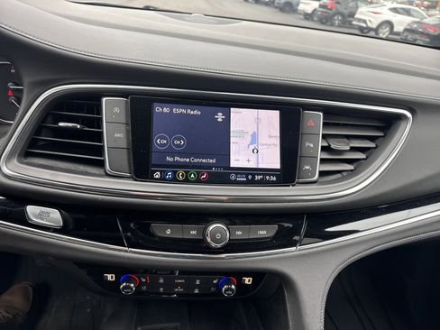 Used 2023 Buick Enclave Avenir image 24