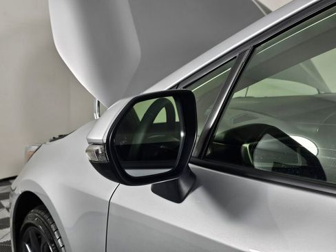 Used 2025 Toyota Corolla SE w/ SE Premium Package image 12