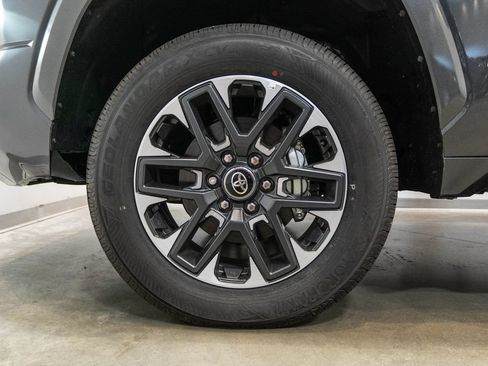 Used 2026 Toyota Tundra Limited AWD/4WD image 11