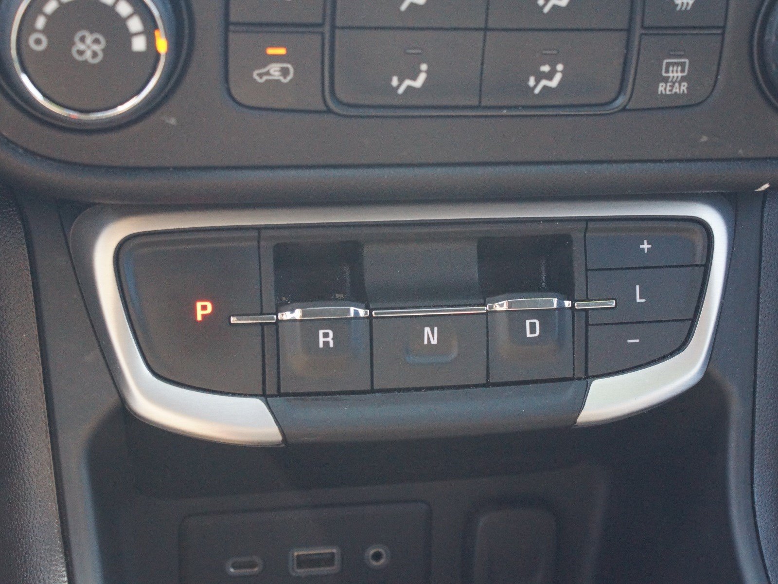 Used 2024 GMC Terrain SLE AWD/4WD image 10