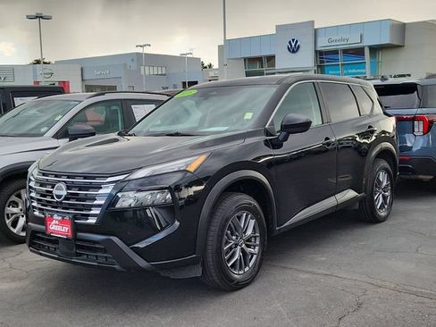 Certified 2026 Nissan Rogue SV AWD/4WD image 3