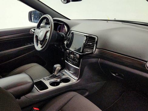 Used 2019 Jeep Grand Cherokee Laredo RWD image 23