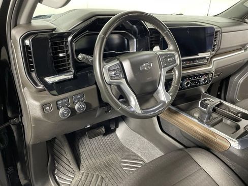 Used 2024 Chevrolet Silverado 1500 RST w/ Z71 Off-Road Package AWD/4WD image 9