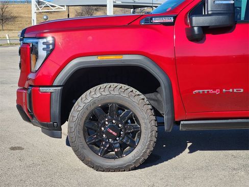 Used 2025 GMC Sierra 2500 AT4 w/ AT4 Premium Plus Package image 8