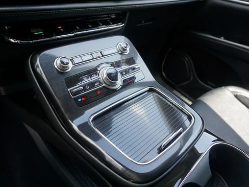 Used 2023 Lincoln Nautilus FWD w/ Premium Package image 25