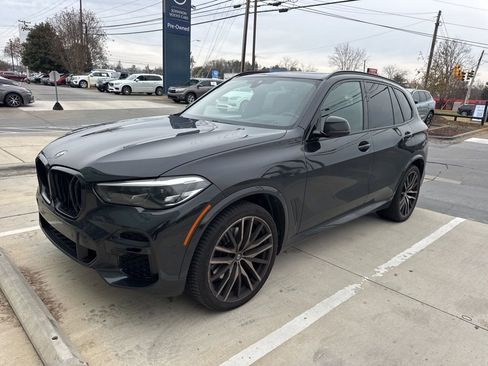 Used 2022 BMW X5 xDrive40i w/ M Sport Package image 4