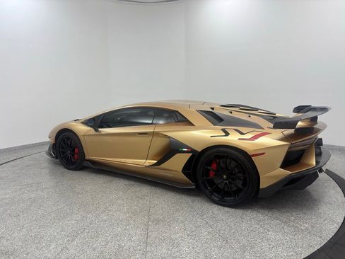 Used 2019 Lamborghini Aventador SVJ image 7