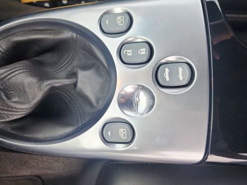 Used 2005 Chevrolet SSR w/ Preferred Equipment Group RWD image 15