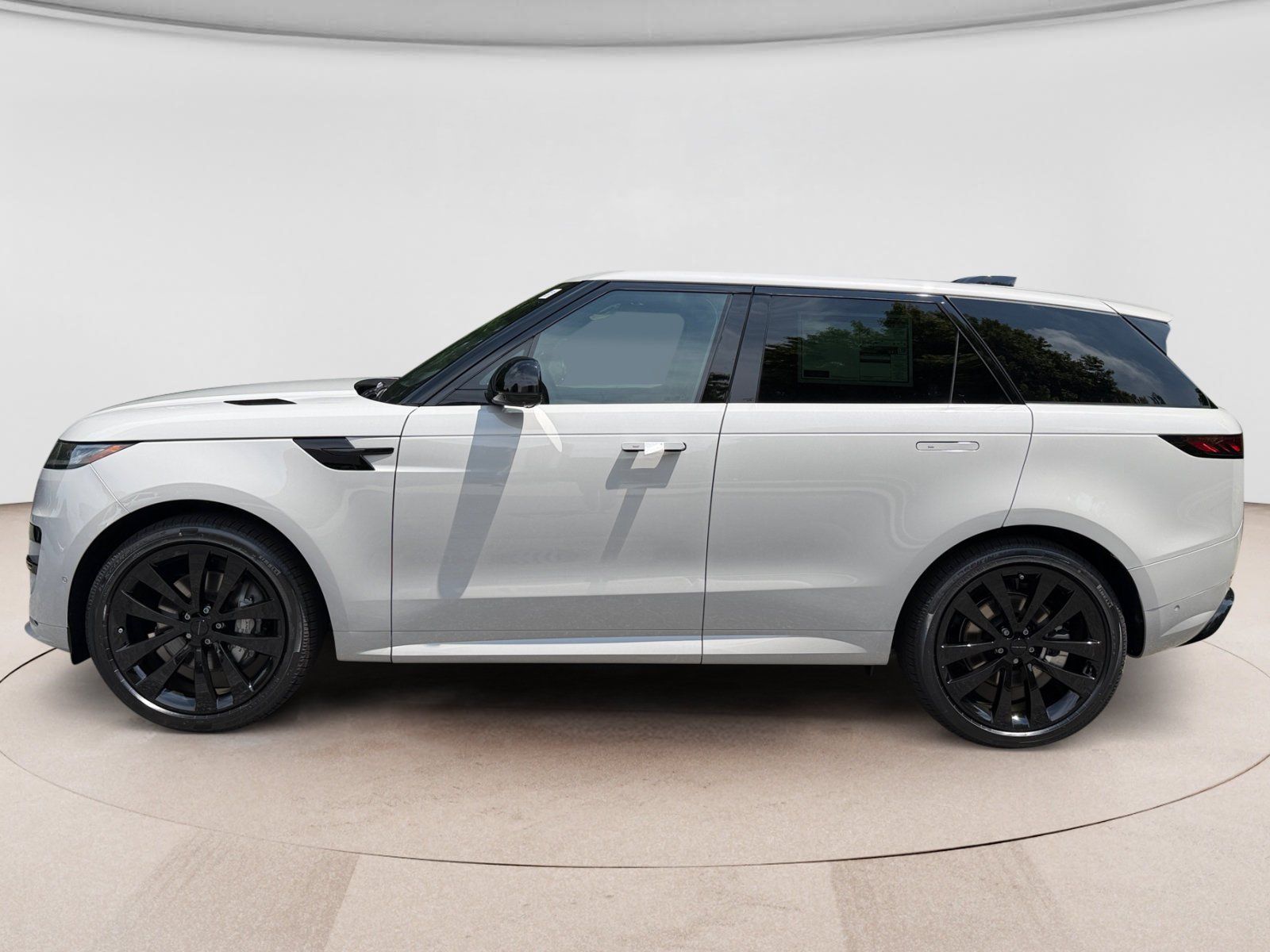 New 2026 Land Rover Range Rover Sport Dynamic SE AWD/4WD image 2