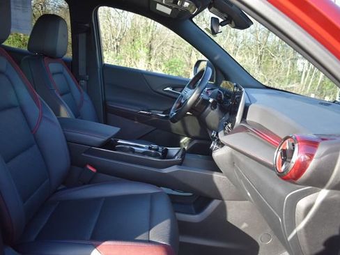 Used 2025 Chevrolet Equinox RS image 13